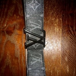 Louis Vuitton belt black